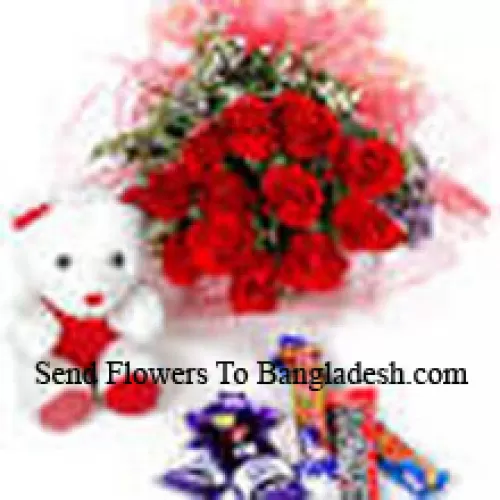 Bündel von 12 roten Rosen mit gemischter Schokolade und einem niedlichen Teddybär